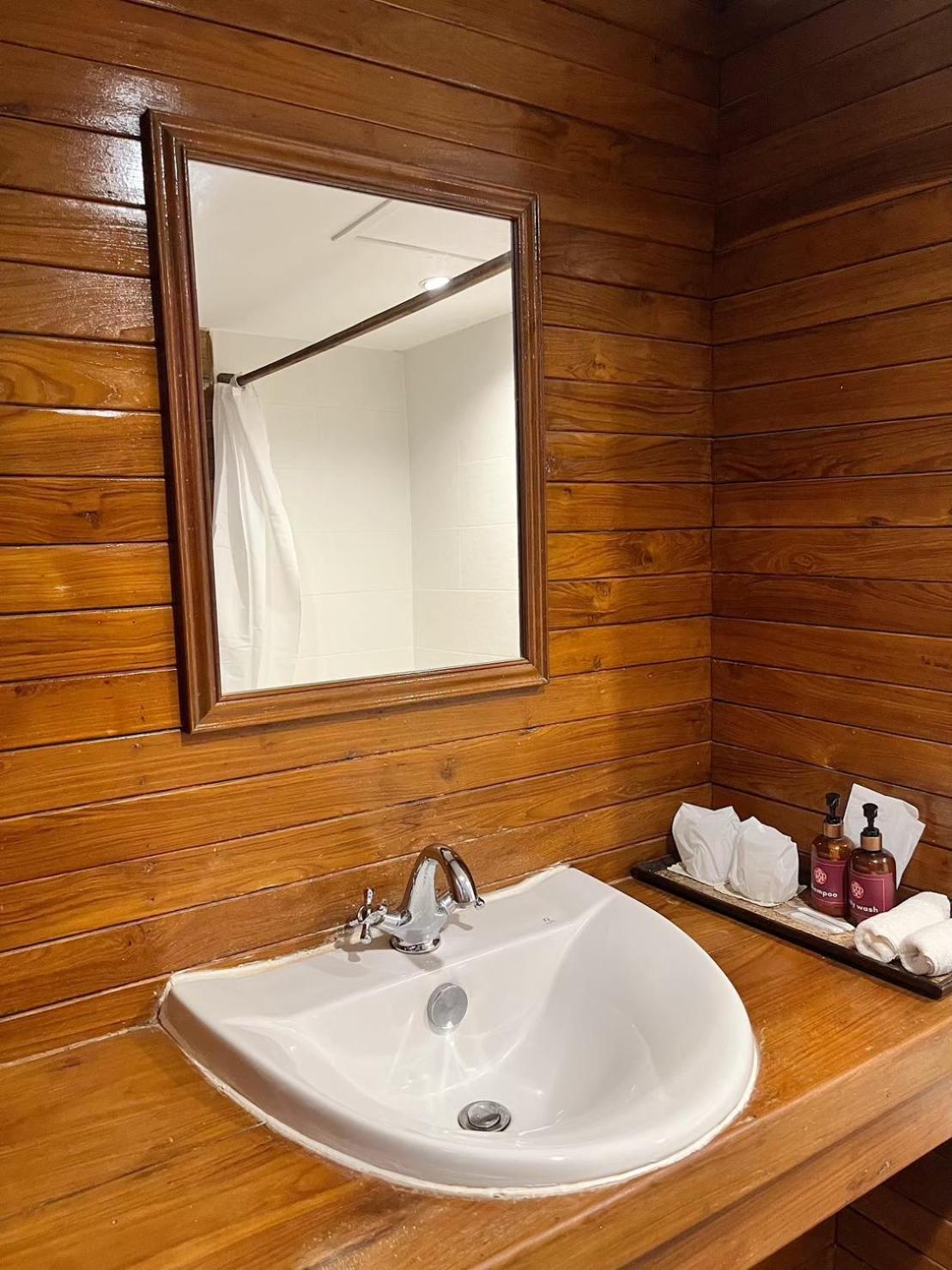 Riverhouse Resort Mae Sariang Zewnętrze zdjęcie