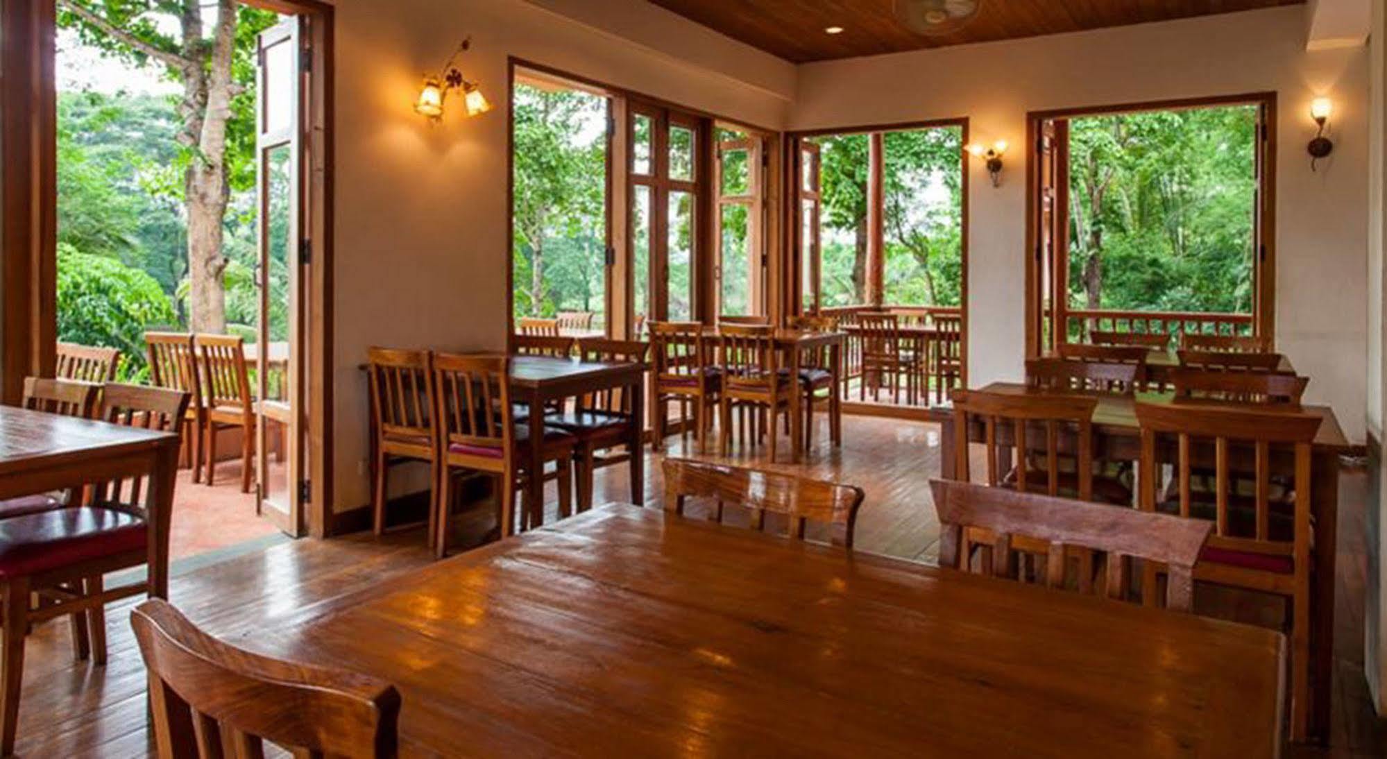 Riverhouse Resort Mae Sariang Zewnętrze zdjęcie